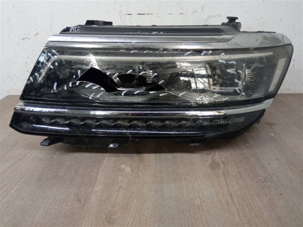 VOLKSWAGEN TIGUAN  2 17- для Фара левая