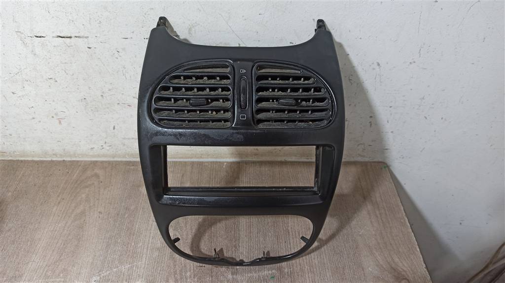 Peugeot 206 98-12г для Рамка магнитолы