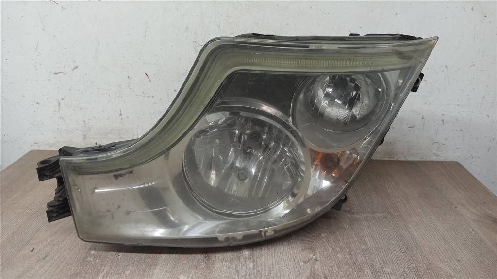 MERCEDES Actros для Фара левая