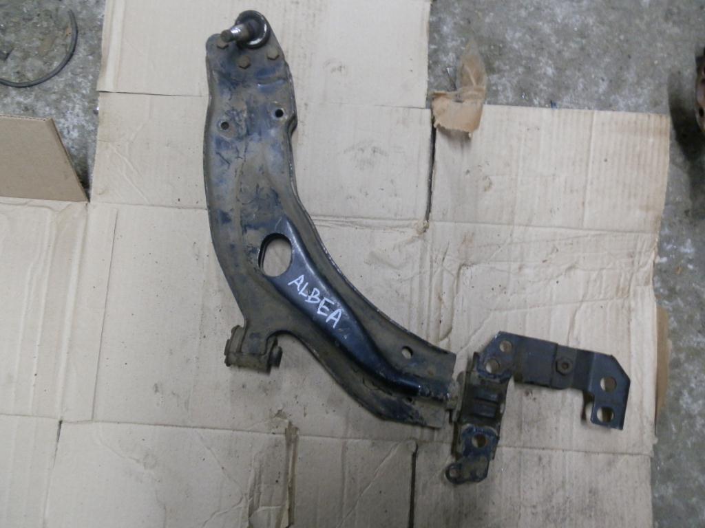 FIAT Albea 02-12 для Рычаг правый