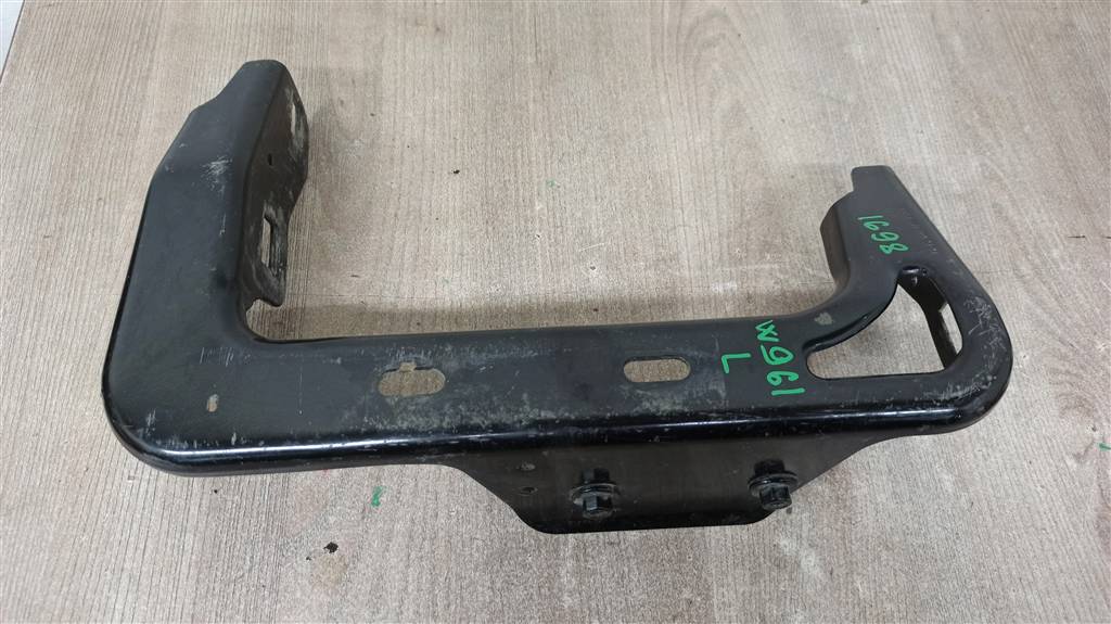 MERCEDES Actros для Кронштейн L