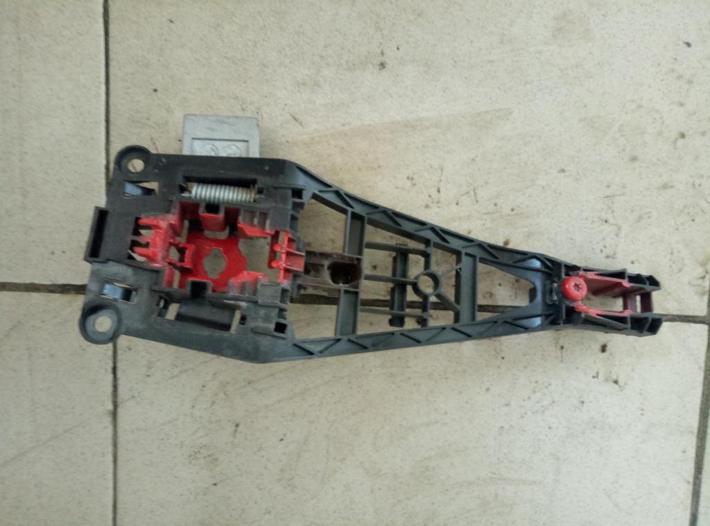 OPEL ASTRA H 04-15 для Кронштейн ручки двери наружней правый OPEL ASTRA H 04-15 для Кронштейн ручки двери наружней правый