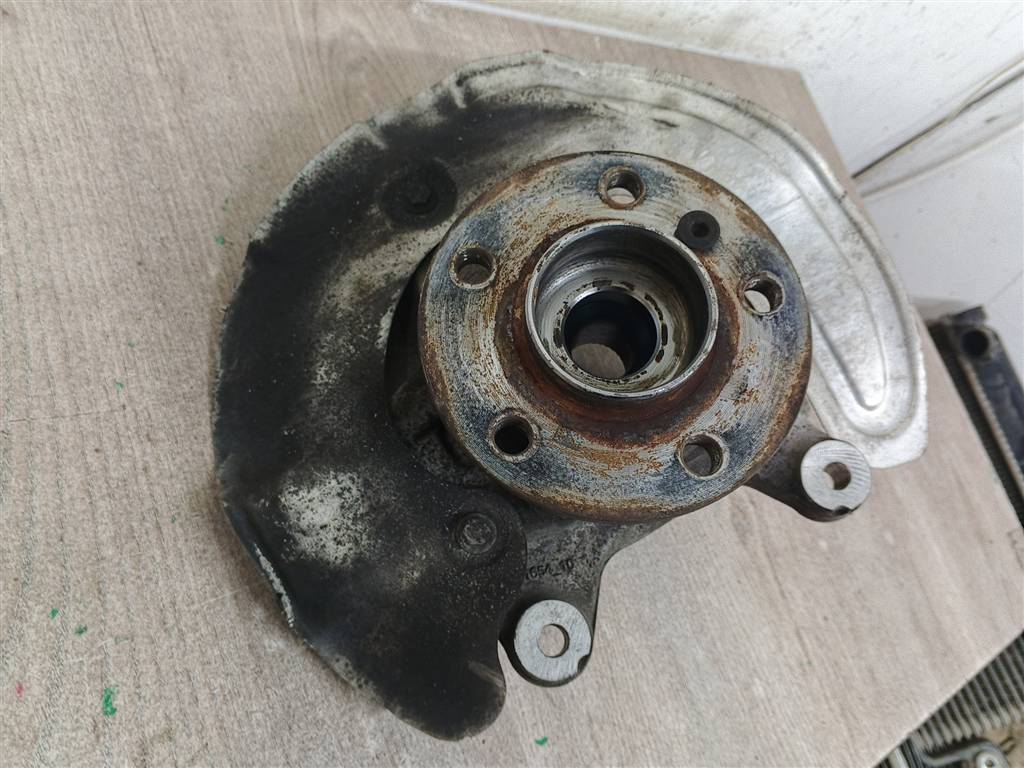 MINI Cooper F55 17- рест для Кулак правый