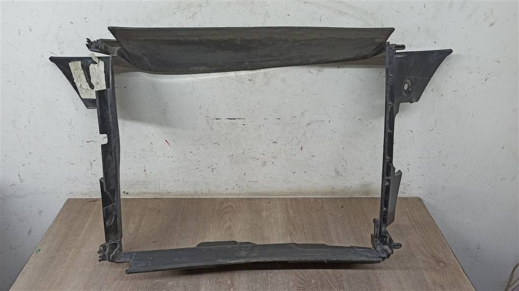 LADA VESTA NG 22- для дефлектор радиатора