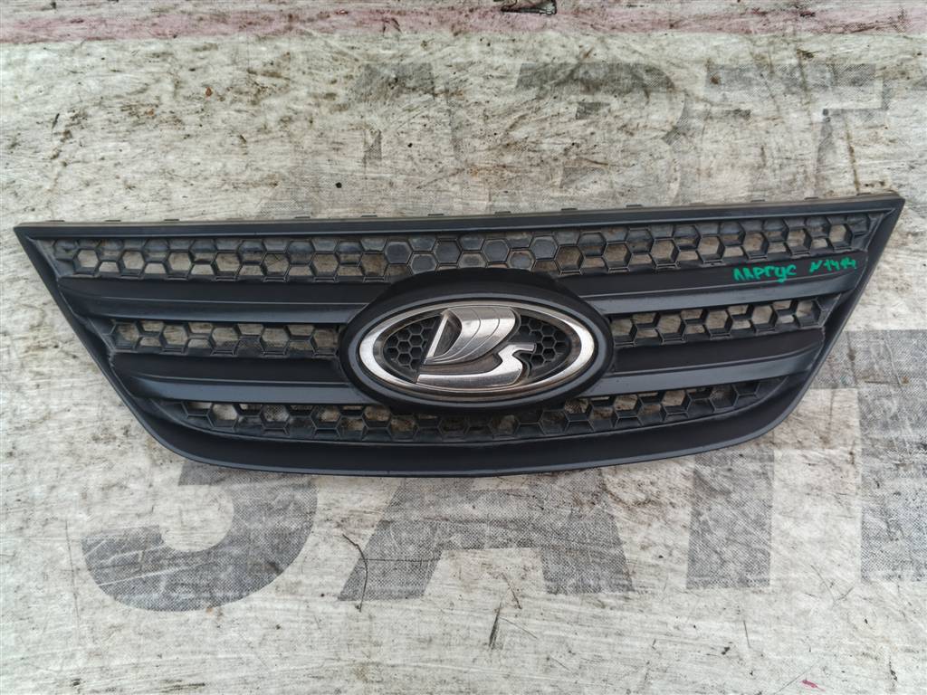 LADA Largus 11- для решетка радиатора