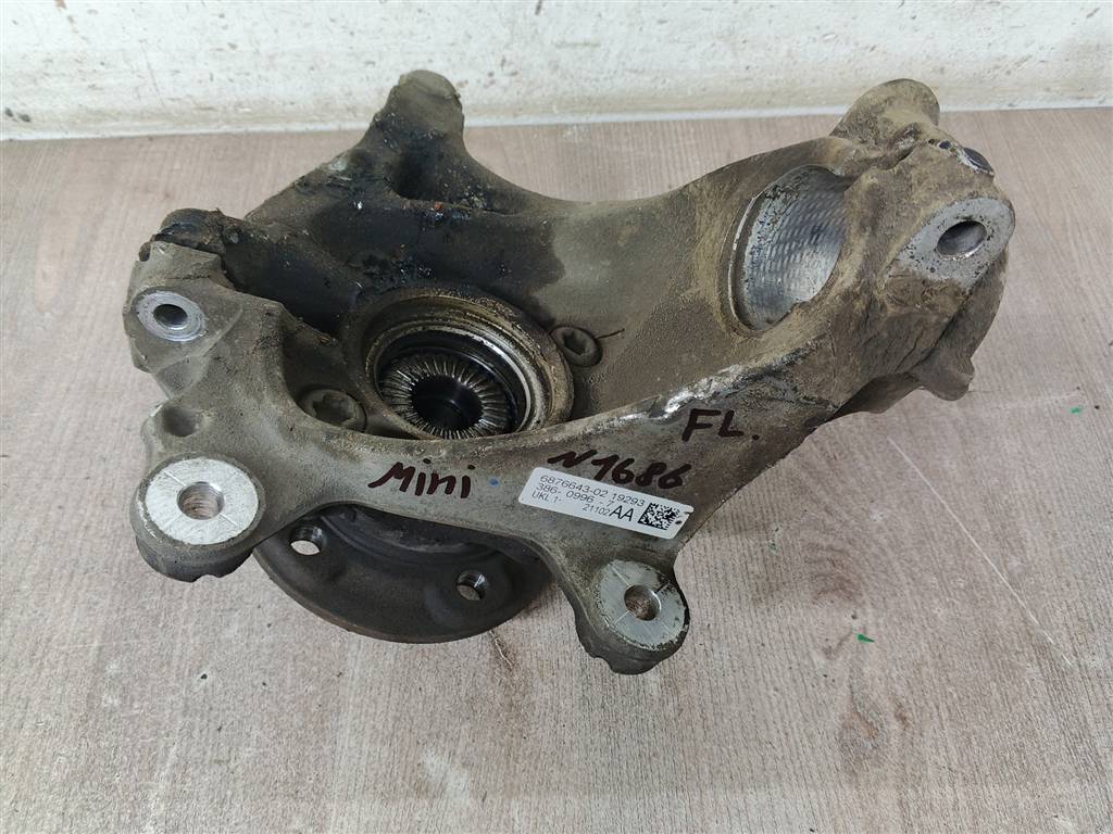 MINI Cooper F55 17- рест для Кулак левый