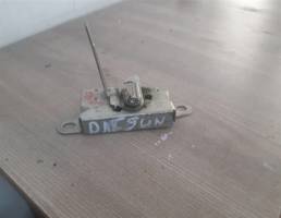 Замок капота для DATSUN ONDO 14-  запчасти бу