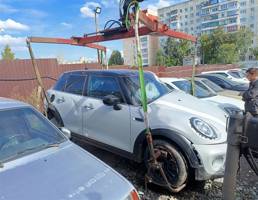 Кронштейн фары R для MINI Cooper F55 17- рест  запчасти бу