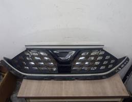 Решетка в бампер центральная для Jetta Vs7  запчасти бу