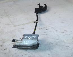 Замок двери передней правой для FIAT Albea 02-12  запчасти бу