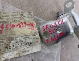 Петля дверная для SKODA FABIA 2 2007-2014  запчасти бу