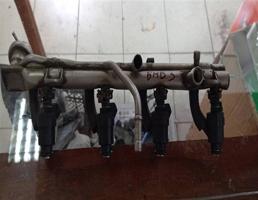 Рейка топливная (рампа) для BMW 3 e46  запчасти бу