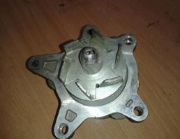 Насос водяной (помпа) для KIA Soul 08-14  запчасти бу