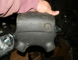 Подушка безопасности в руль для VOLKSWAGEN PASSAT B3 88-93  запчасти бу