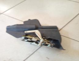 Замок двери задней левой для MERCEDES E w210 95-03  запчасти бу