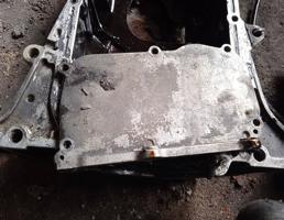 Крышка двигателя передняя для NISSAN MARCH BNK12  запчасти бу