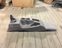 Подлокотник / тунель для CHERY QQ6 (s21) 07-10  запчасти бу