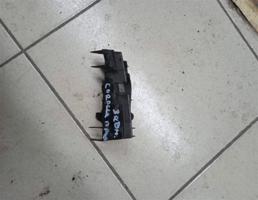 Кронштейн бампера для TOYOTA COROLLA 120 01-06  запчасти бу