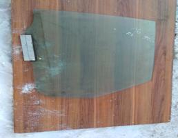 Стекло заднее левое для OPEL VECTRA A (89-95)  запчасти бу