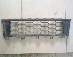 Решетка в бампер для MITSUBISHI L200 15-  запчасти бу