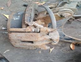 Суппорт задний правый для CITROEN C-Crosser  запчасти бу