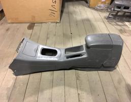 Подлокотник / тунель для CHERY Tiggo 05-15  запчасти бу