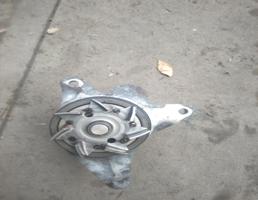 Насос водяной (помпа) для LAND ROVER DISCOVERY 3 04-09г  запчасти бу