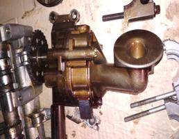 Насос масляный для MERCEDES W169 04-12 M266  запчасти бу