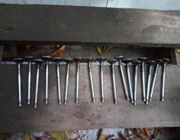 клапан выпускной для LAND ROVER DISCOVERY 3 04-09г  запчасти бу