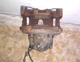 Суппорт передний правый для MERCEDES E w210 95-03  запчасти бу