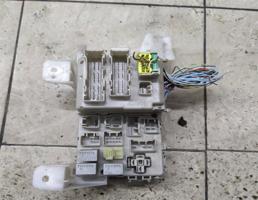 Блок предохранителей для TOYOTA COROLLA 120 01-06  запчасти бу