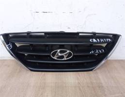 решетка радиатора для HYUNDAI ELANTRA 00-06  запчасти бу