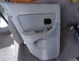 Обшивка двери задней левой для HYUNDAI ELANTRA 00-06  запчасти бу