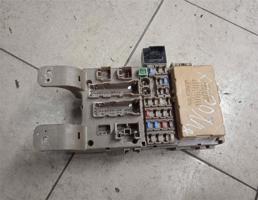 Блок предохранителей для TOYOTA COROLLA 120 01-06  запчасти бу