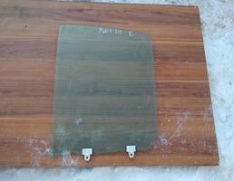 Стекло боковое заднее L для NISSAN MARCH BNK12  запчасти бу