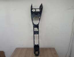 Подлокотник / тунель для RENAULT Duster 12-  запчасти бу