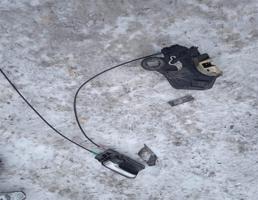 Замок двери задней левой для TOYOTA COROLLA 120 01-06  запчасти бу