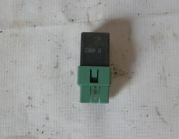 Реле для MITSUBISHI Carisma 98-03  запчасти бу