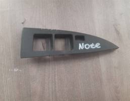 Накладка блока управления стеклоподъемниками правая для NISSAN NOTE (E11) 06-13  запчасти бу