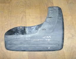 Брызговик для TOYOTA HILUX 16-  запчасти бу