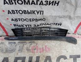 Решетка в бампер центральная для KIA RIO 4 17-  запчасти бу