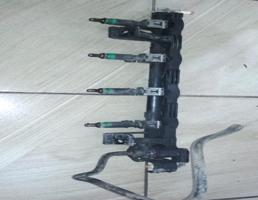 Рейка топливная (рампа) для FORD FIESTA 2001-2008  запчасти бу